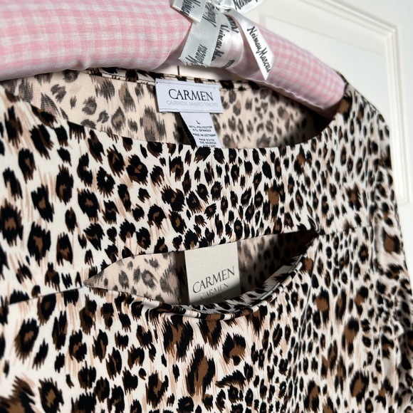 NWT CARMEN Carmen Marc Valvo 3/4 Sleeve Animal Print Blouse - Picture 2 of 9